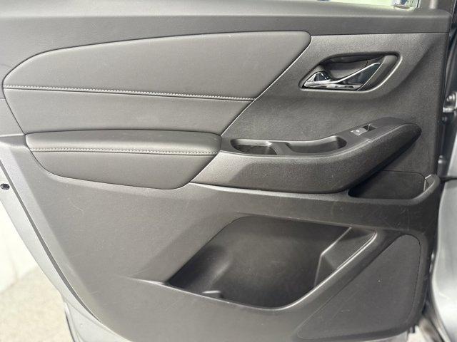 used 2023 Chevrolet Traverse car, priced at $33,988