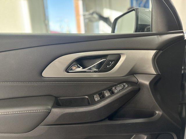 used 2023 Chevrolet Traverse car, priced at $33,988