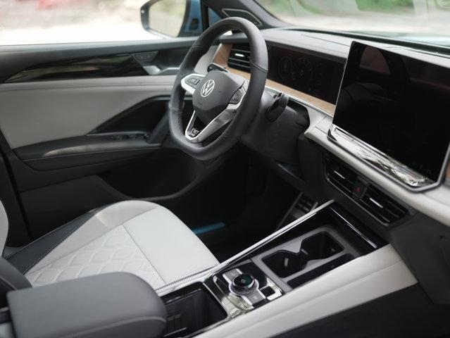 new 2025 Volkswagen Tiguan car, priced at $42,631