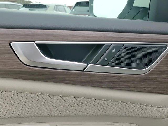 new 2025 Volkswagen Atlas car, priced at $49,509