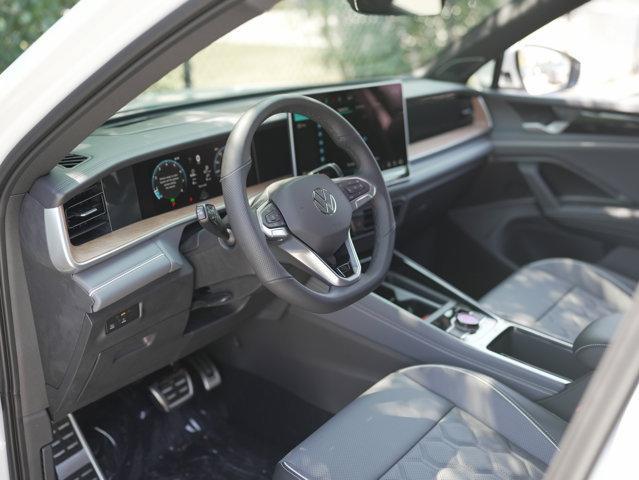 new 2025 Volkswagen Tiguan car, priced at $42,863