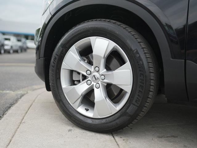 used 2022 Volvo XC40 car, priced at $28,888