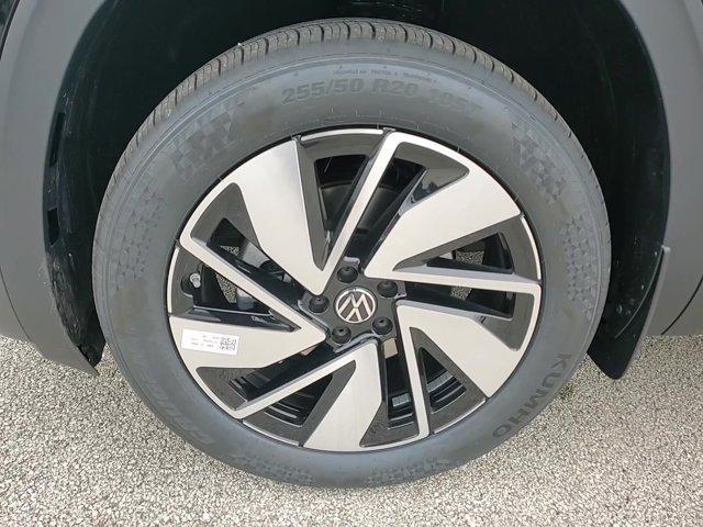new 2025 Volkswagen Atlas car, priced at $49,572