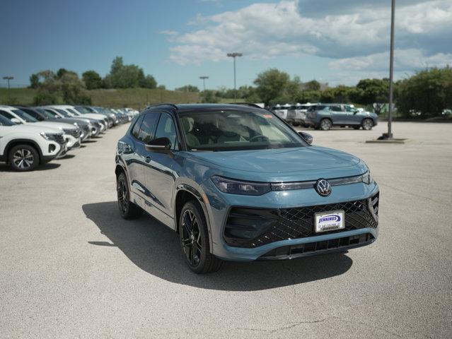 new 2025 Volkswagen Tiguan car, priced at $39,615