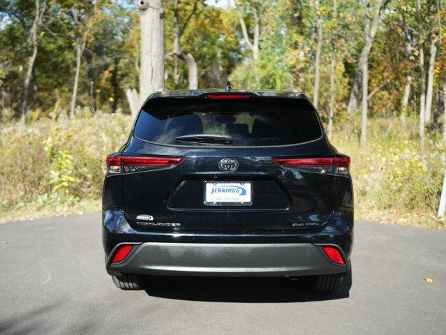 used 2022 Toyota Highlander car, priced at $35,888