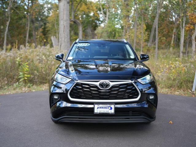 used 2022 Toyota Highlander car, priced at $35,888