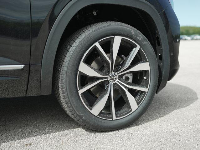 new 2025 Volkswagen Atlas car, priced at $53,911