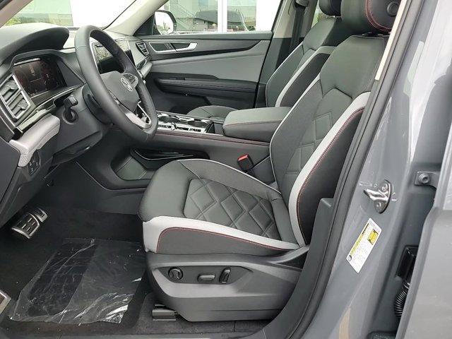 new 2025 Volkswagen Atlas car, priced at $48,014