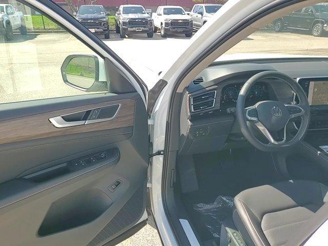 new 2025 Volkswagen Atlas car, priced at $50,107