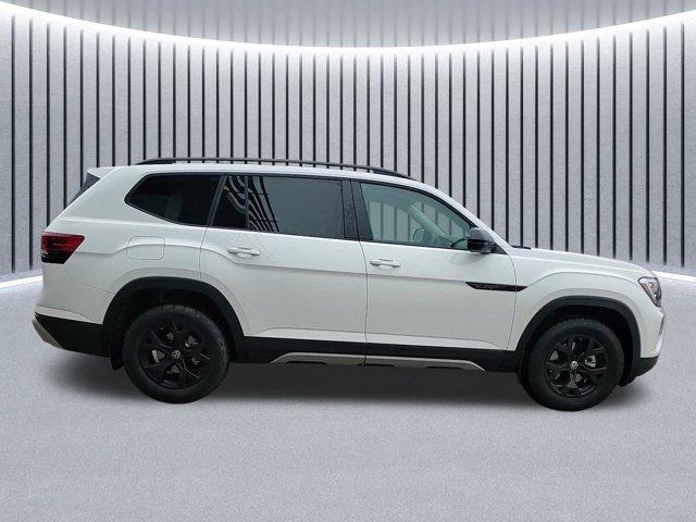 new 2025 Volkswagen Atlas car, priced at $48,329