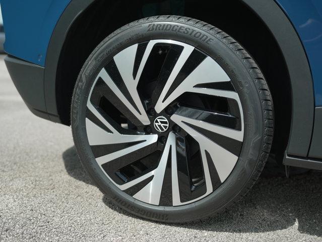 new 2025 Volkswagen ID.4 car, priced at $57,435