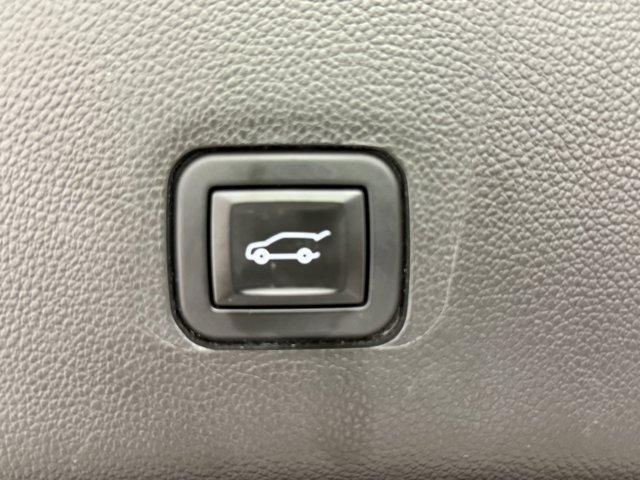 used 2020 Chevrolet Traverse car, priced at $27,588