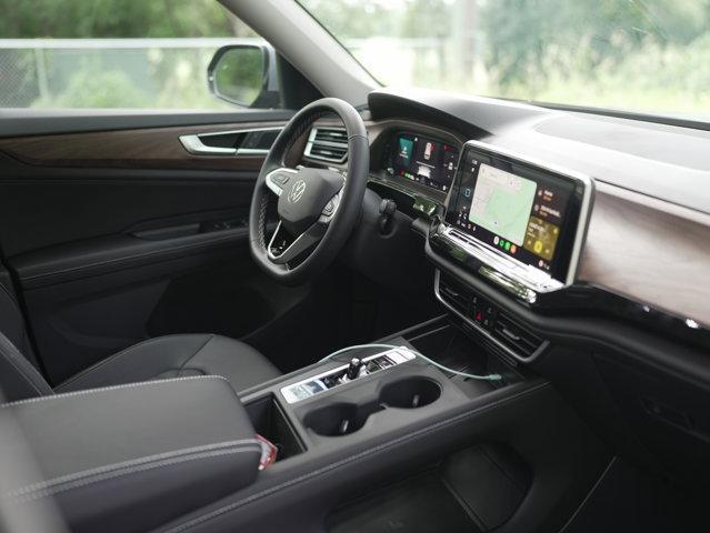 new 2025 Volkswagen Atlas car, priced at $41,136