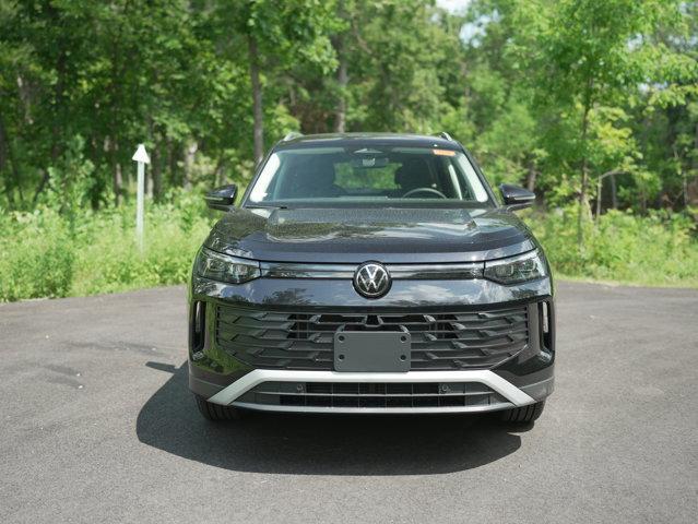 new 2025 Volkswagen Tiguan car, priced at $35,002