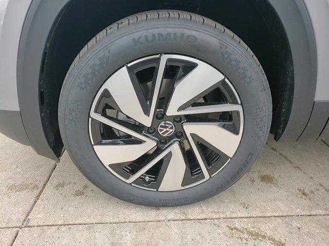 new 2025 Volkswagen Atlas car, priced at $49,072