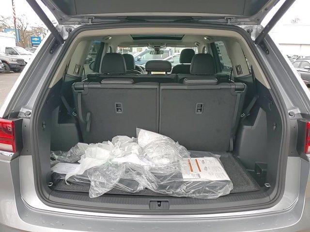 new 2025 Volkswagen Atlas car, priced at $49,072