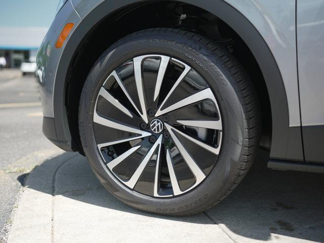 new 2025 Volkswagen ID.4 car, priced at $49,495