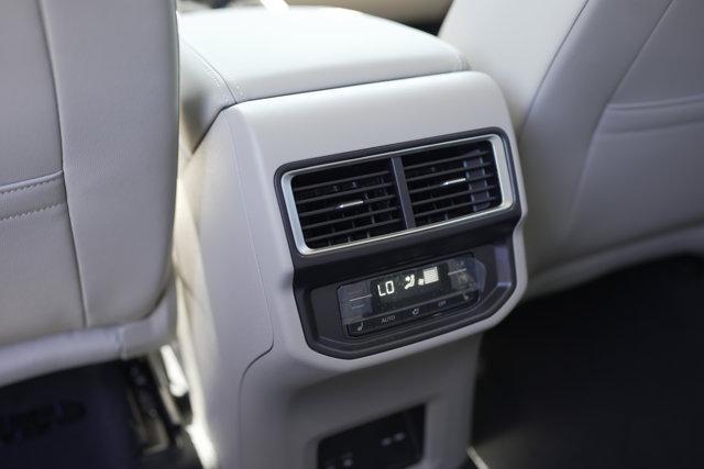 new 2025 Volkswagen Atlas car, priced at $49,072