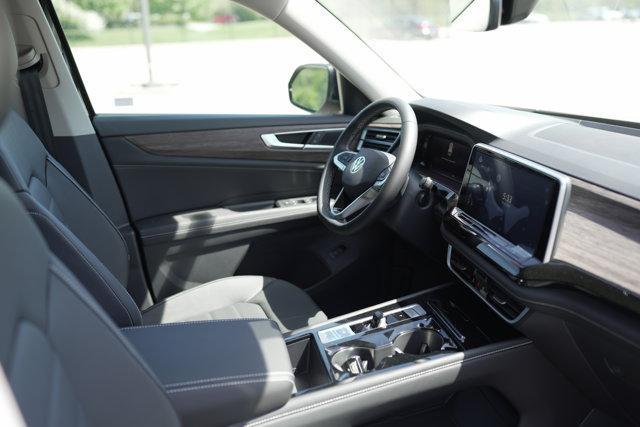 new 2025 Volkswagen Atlas car, priced at $49,072