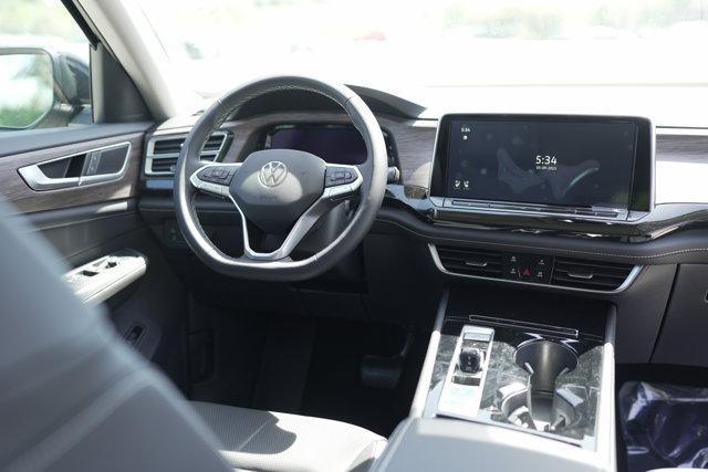 new 2025 Volkswagen Atlas car, priced at $49,072