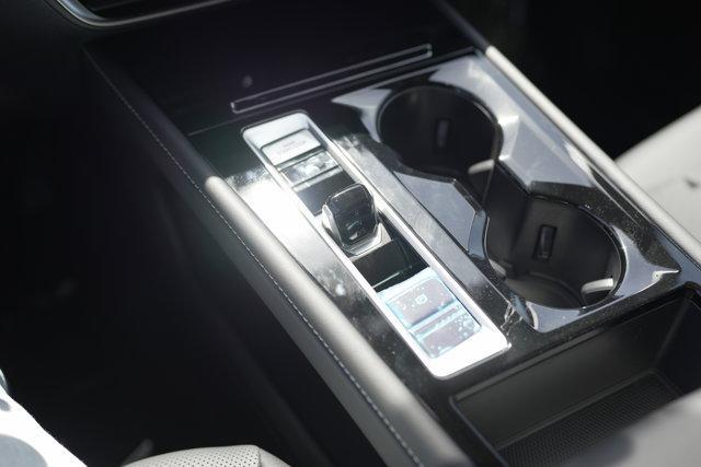 new 2025 Volkswagen Atlas car, priced at $49,072
