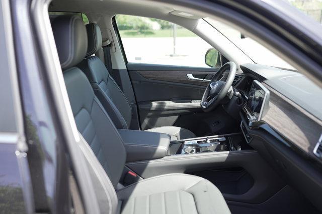 new 2025 Volkswagen Atlas car, priced at $49,072