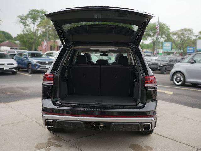 new 2025 Volkswagen Atlas car, priced at $45,487