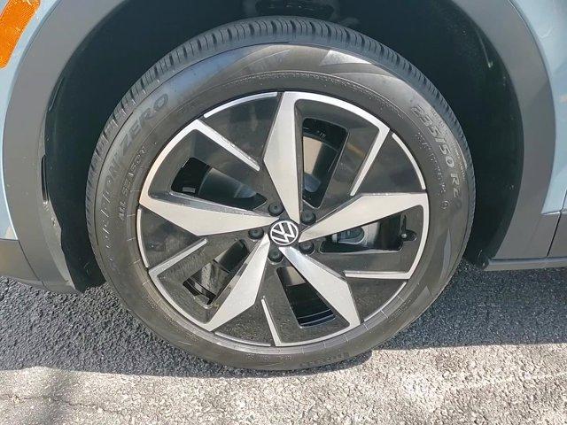 new 2025 Volkswagen ID.4 car, priced at $54,347