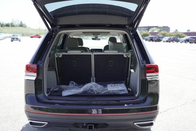 new 2025 Volkswagen Atlas car, priced at $49,670