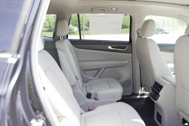 new 2025 Volkswagen Atlas car, priced at $49,670