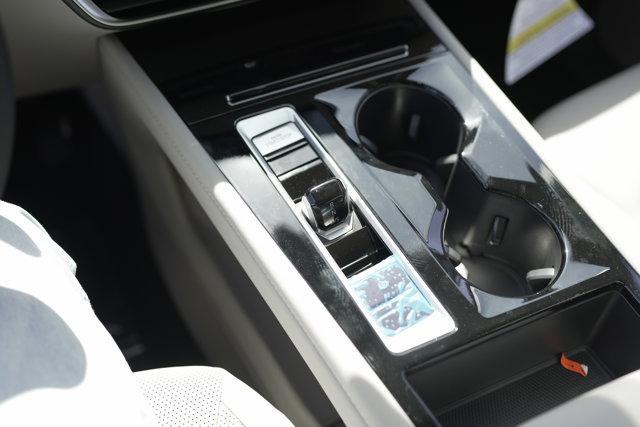 new 2025 Volkswagen Atlas car, priced at $49,670