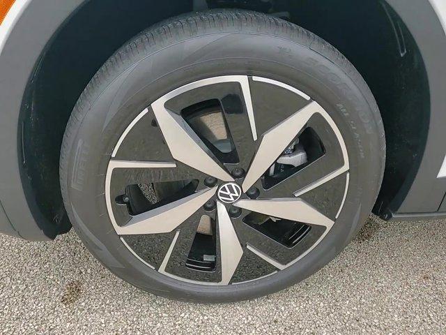 new 2025 Volkswagen ID.4 car, priced at $54,783