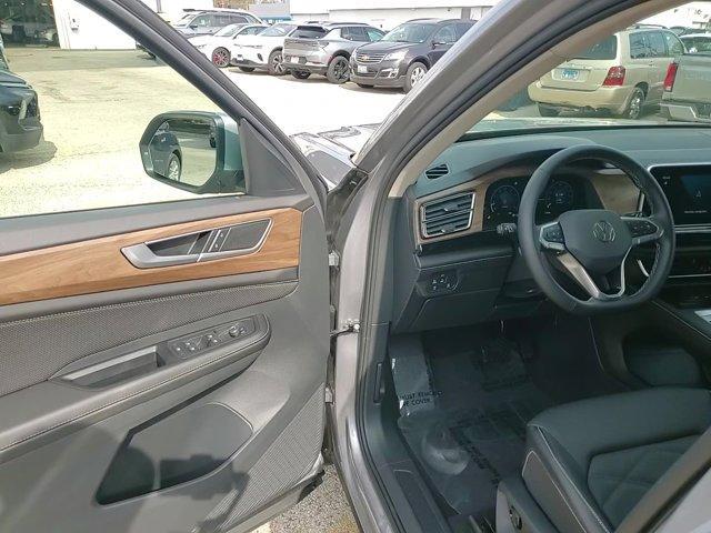 used 2024 Volkswagen Atlas car, priced at $33,888