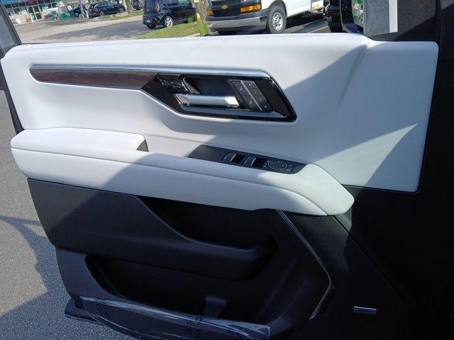 new 2025 Chevrolet Suburban car, priced at $85,905