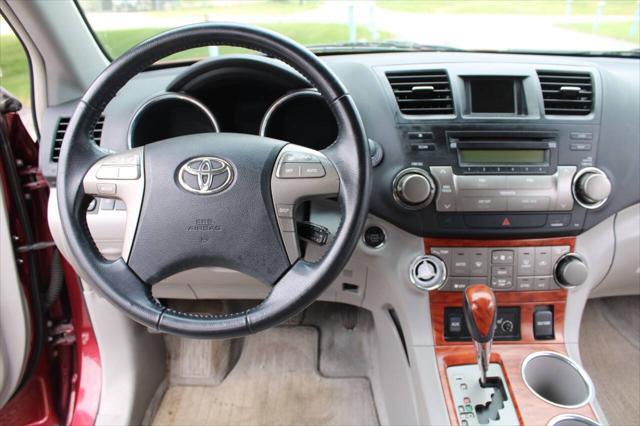 used 2008 Toyota Highlander car, priced at $6,200