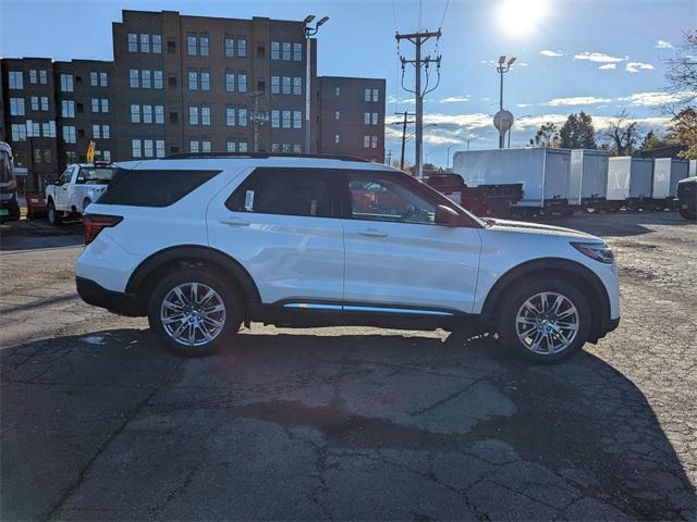new 2025 Ford Explorer car, priced at $45,601