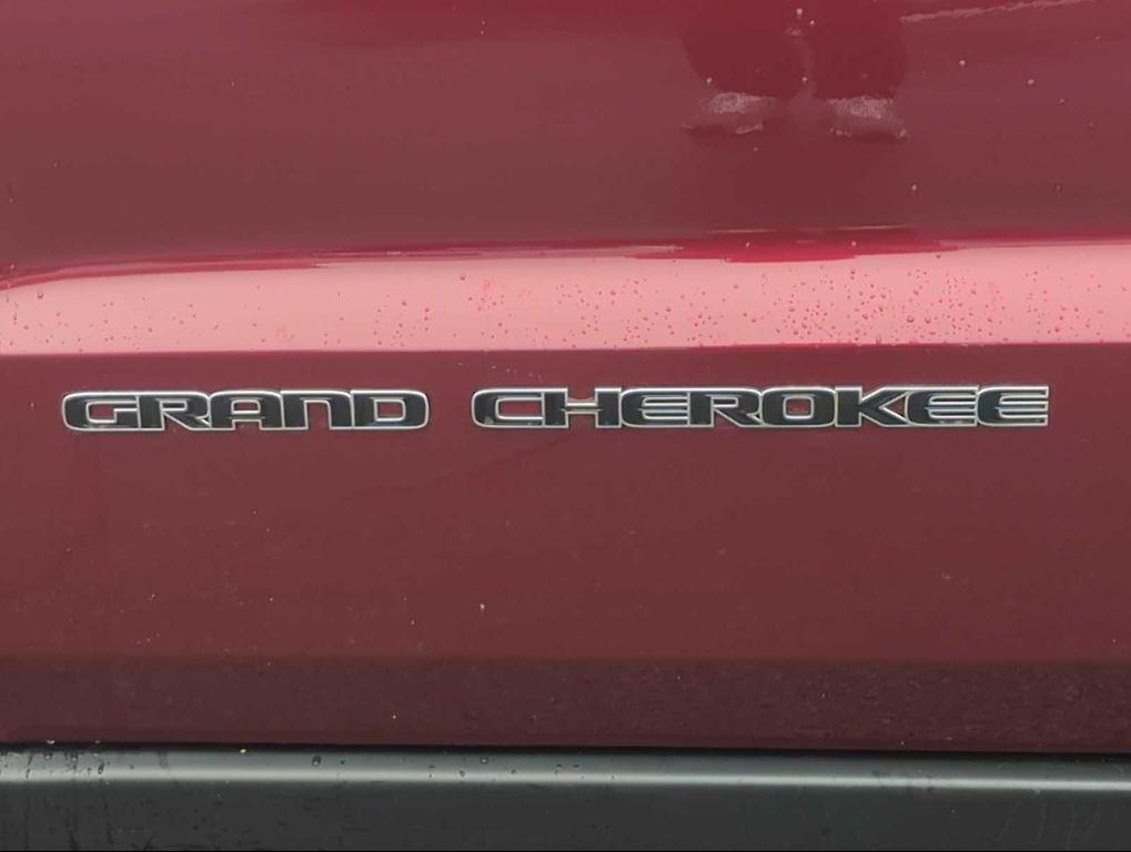 used 2021 Jeep Grand Cherokee car, priced at $19,694