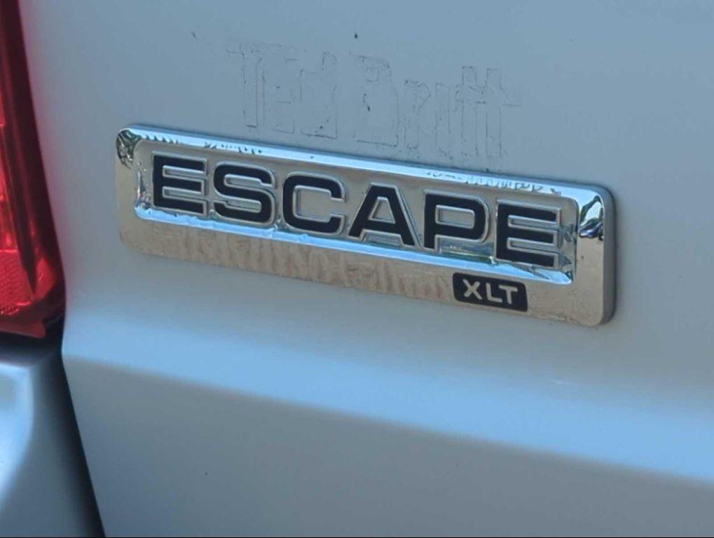 used 2010 Ford Escape car, priced at $3,890