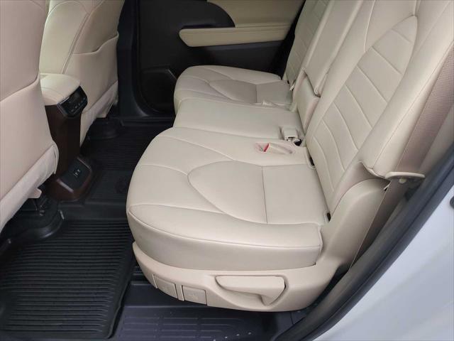 used 2020 Toyota Highlander car