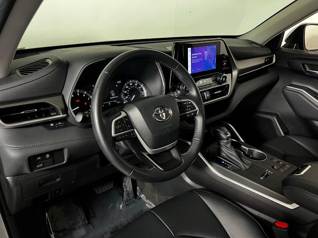 used 2023 Toyota Highlander car, priced at $35,525