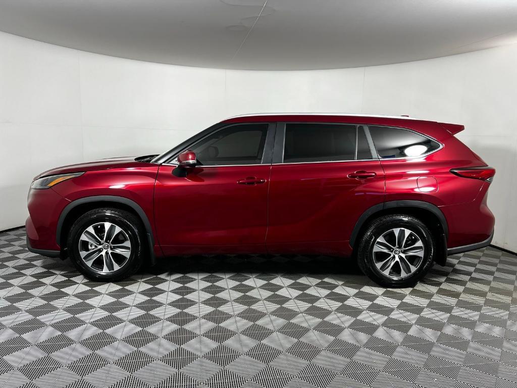 used 2023 Toyota Highlander car, priced at $35,525