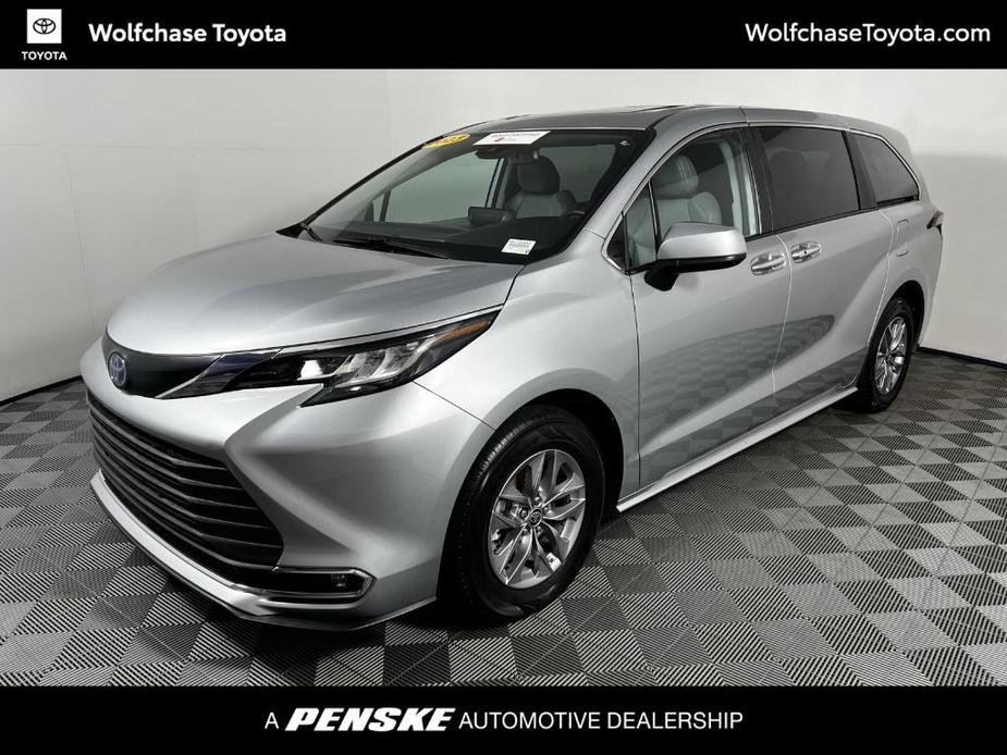 used 2023 Toyota Sienna car, priced at $41,564