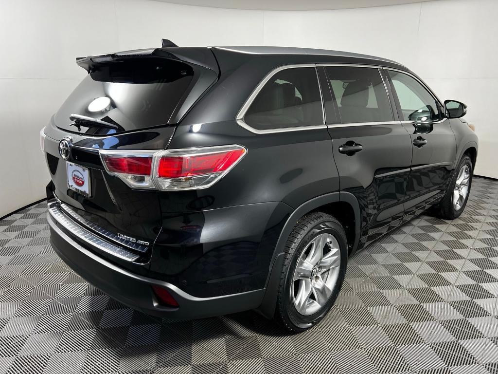 used 2016 Toyota Highlander car, priced at $21,836