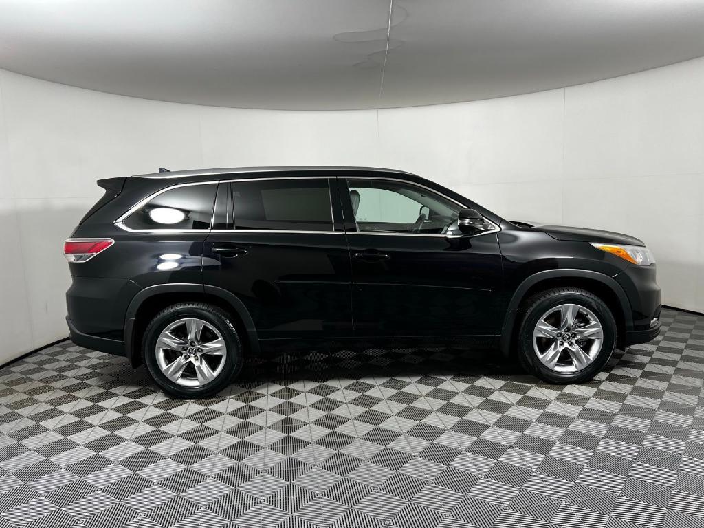 used 2016 Toyota Highlander car, priced at $21,836