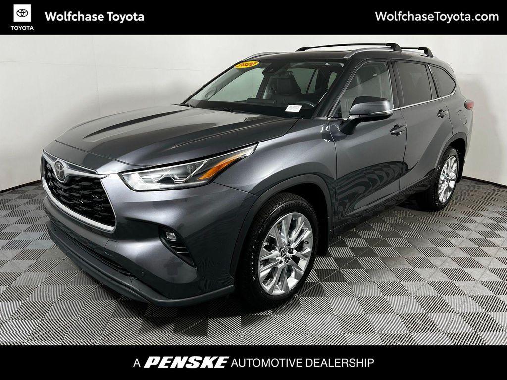 used 2020 Toyota Highlander car, priced at $34,154