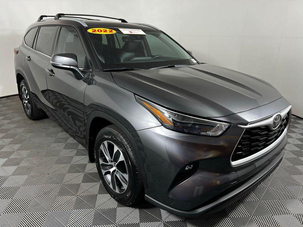 used 2022 Toyota Highlander car, priced at $38,878