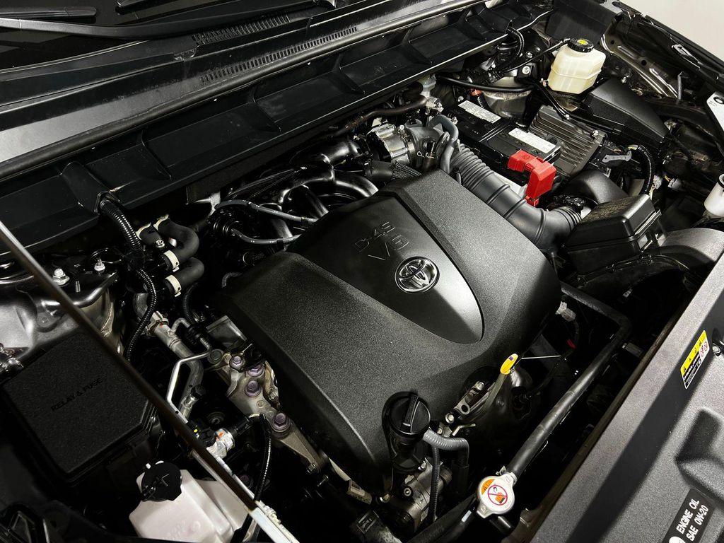 used 2022 Toyota Highlander car, priced at $38,878