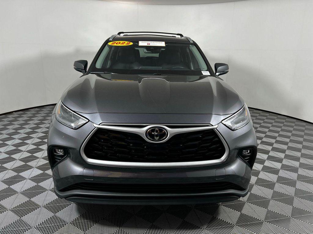used 2022 Toyota Highlander car, priced at $38,878