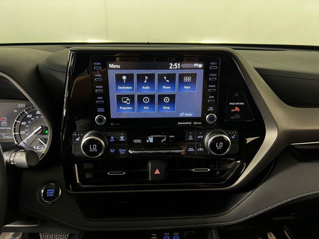 used 2022 Toyota Highlander car, priced at $38,878