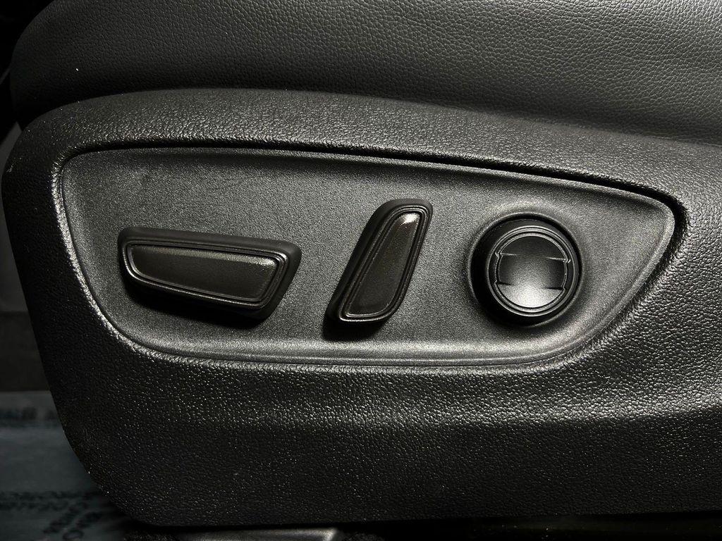used 2022 Toyota Highlander car, priced at $38,878